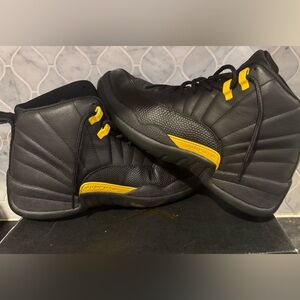 Jordan Men's Sneakers in Black and Yellow